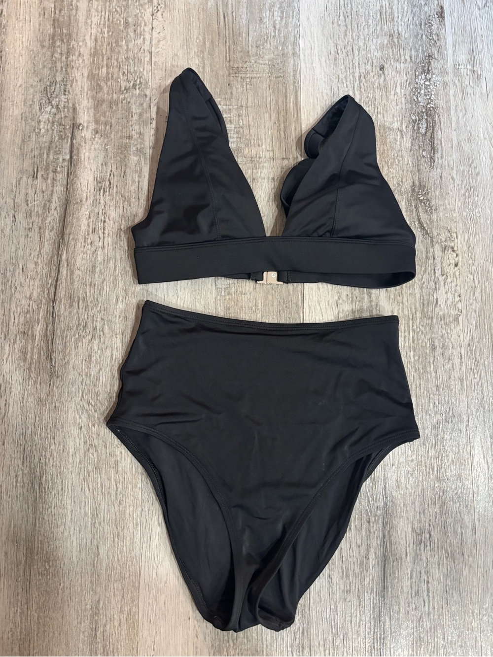 Amazon Black High-Waist V-Neck Bikini Set - Picture 6 of 6